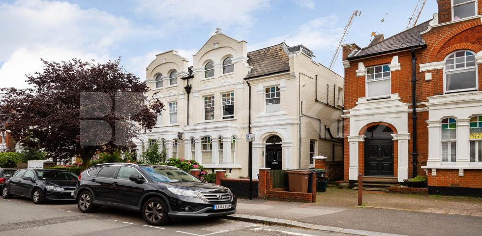 			Beautiful Property !, 1 Bedroom, 1 bath, 1 reception Flat			 Weston Park, CROUCH END